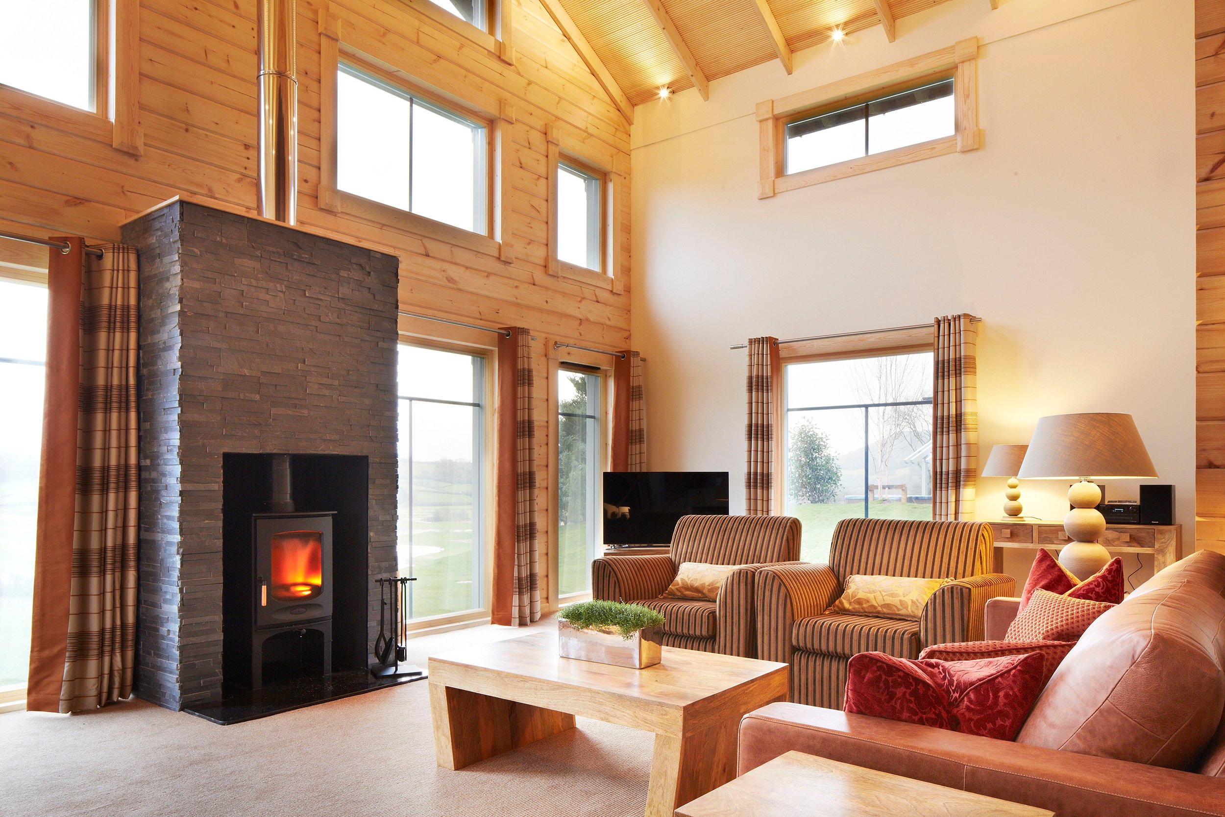 honka-reference-resort-hunter-lodges-celtic-manor-uk-interior-008